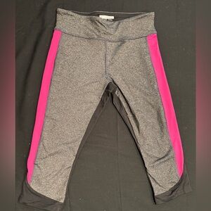 4/$15 Forever 21 Women’s Leggings in Gray and Pink